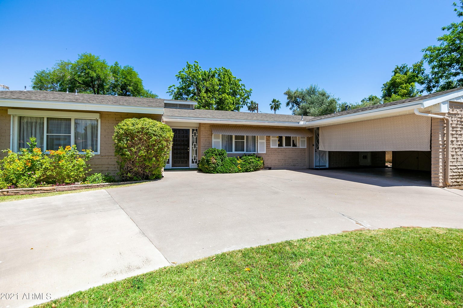 334 E DESERT PARK LN Phoenix, AZ 85020
